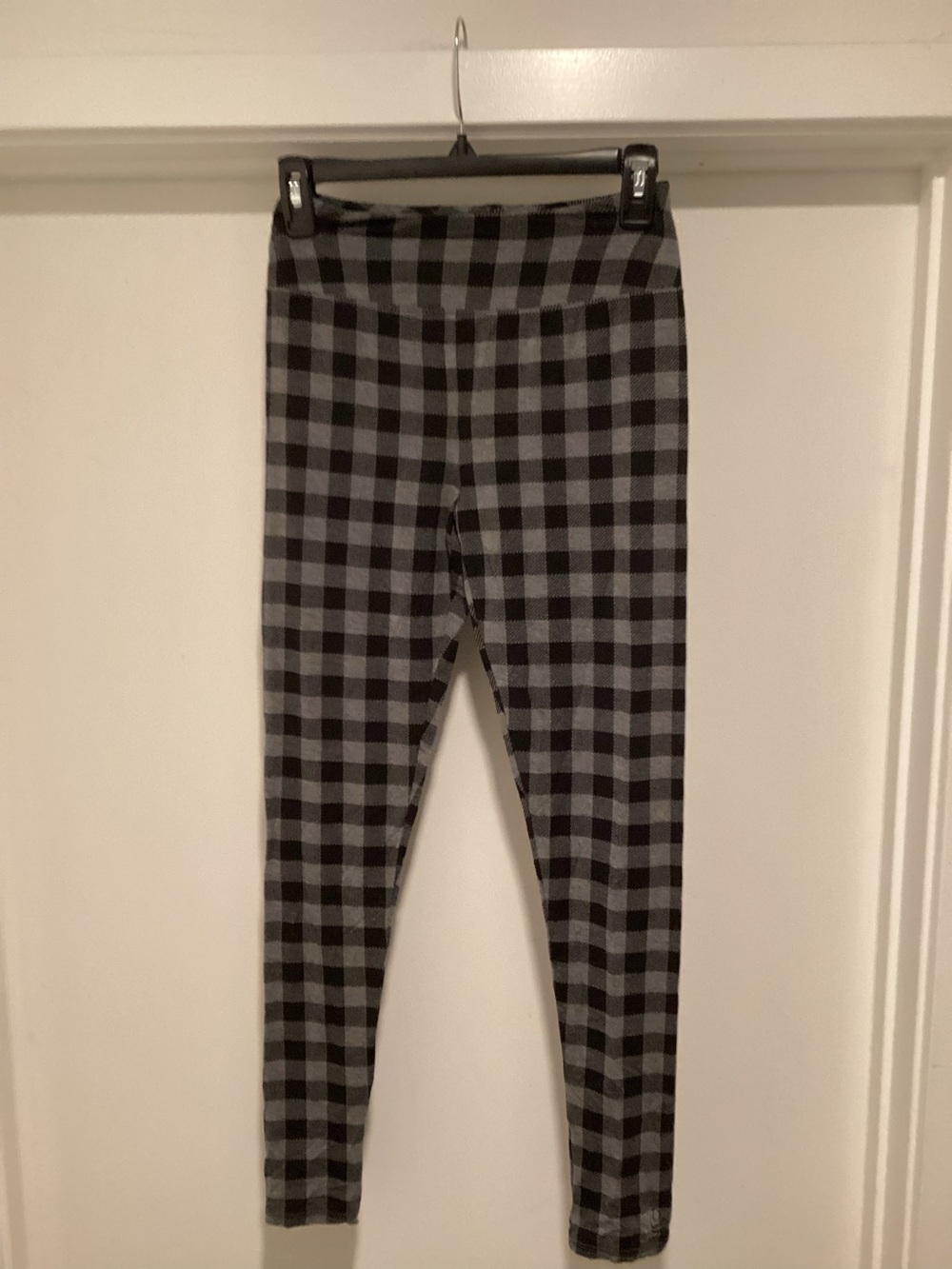 Cuddl Duds Black and Gray Plaid Leggings